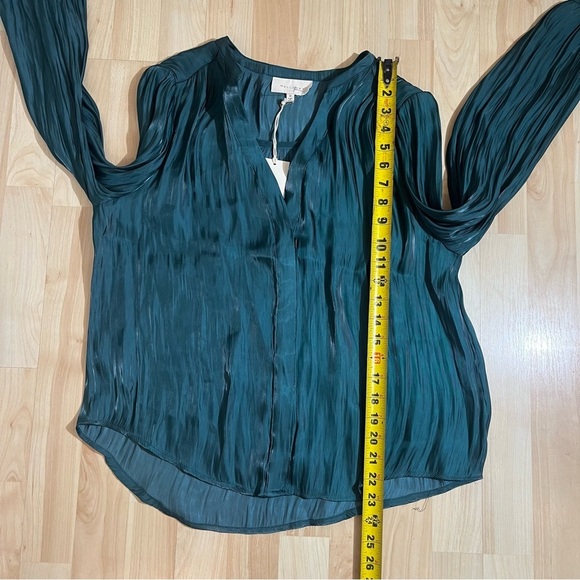 Mello Day New With Tags Womens Teal Pleated Light Weight Blouse Size Medium - Picture 2 of 5